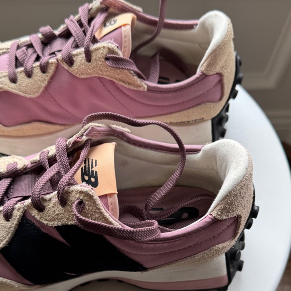 New Balance Women's 327 Sneakers Size 8.5 - Picture 11 of 16